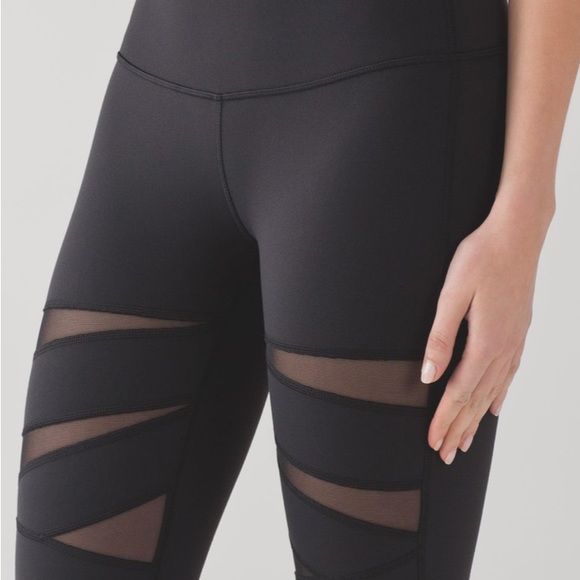 Lululemon Tech Mesh Black 28” Leggings - Picture 2 of 4